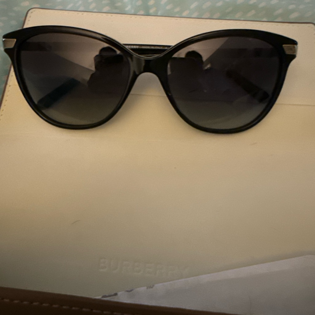 Burberry Elegant Black Sunglasses For Women